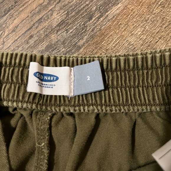 *LAST CHANCE!* 
Shorts Size 2 - Picture 2 of 3